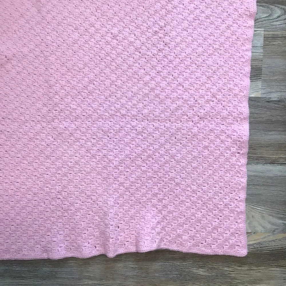 N/A pink crochet